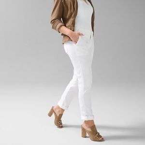 White House Black Market White Mid-Rise Pret-A-Pedi Crop Straight Leg Pant